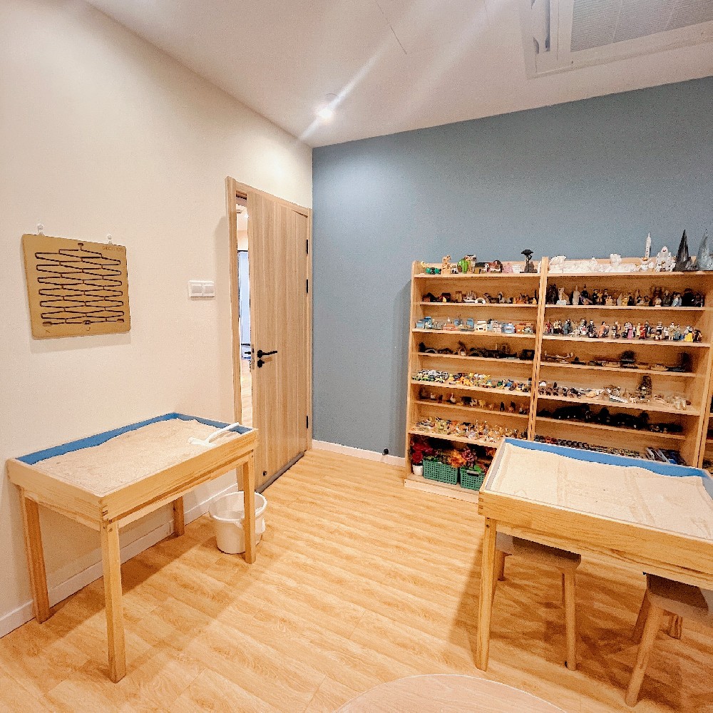青少年如何缓解学业压力与应对抑郁情绪——蓝鲸心理为青少年心理健康保驾护航